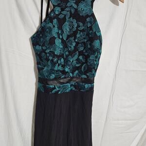 Size 9 green and black‎